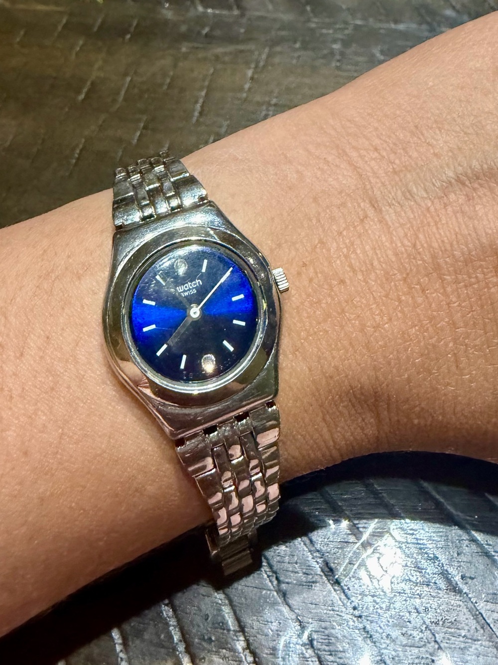 Preloved Swatch Silver Bracelet Quartz Watch with Blue Dial 18cm